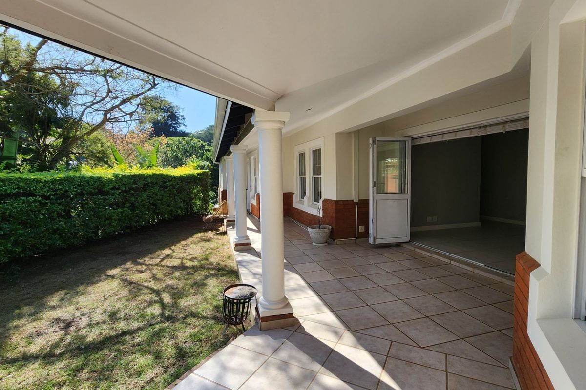 Mount Edgecombe Estate Two -  lovely, renovated cluster home with a separate self-contained loft apartment - Excellent location close to Gate 6!  Great investment with existing, long-term tenant - Photo 5