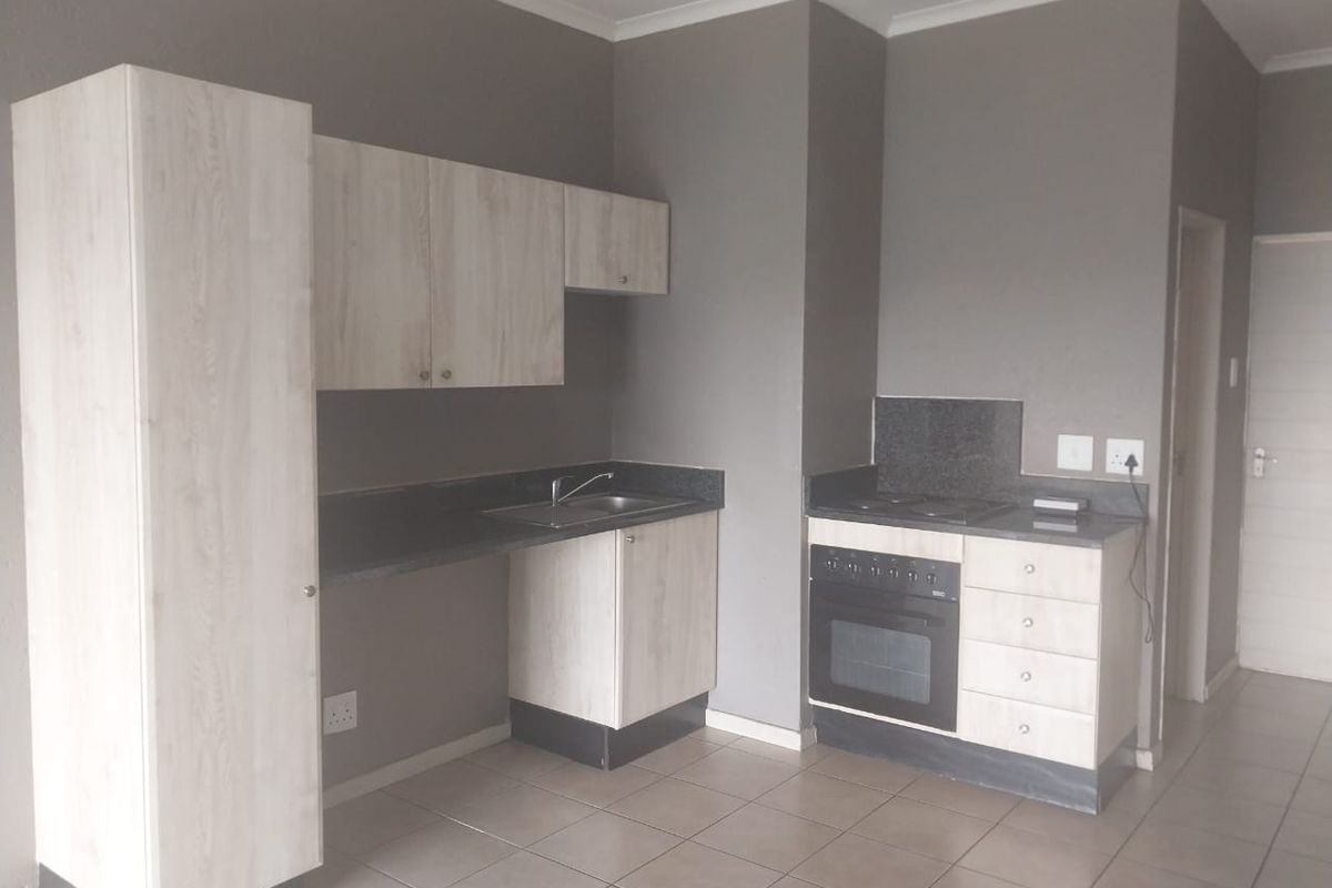 One bedroom apartment sold as an investment - Photo 2