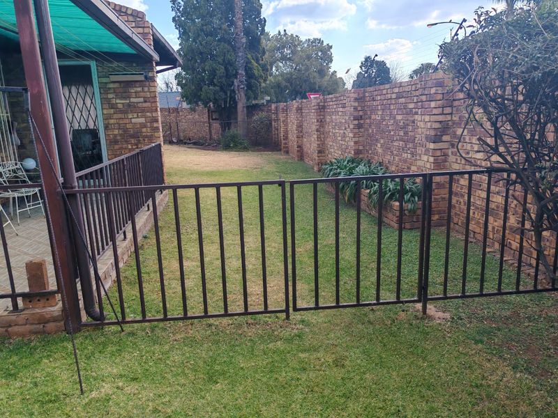 Lovely and spacious property for sale in  Wierda park  !! - Photo 10