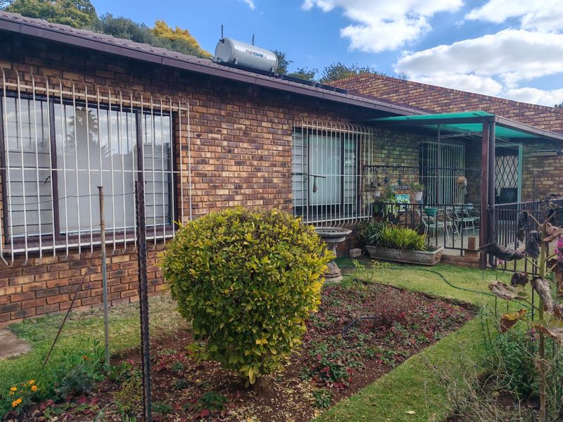 Lovely and spacious property for sale in  Wierda park  !! - Photo 8