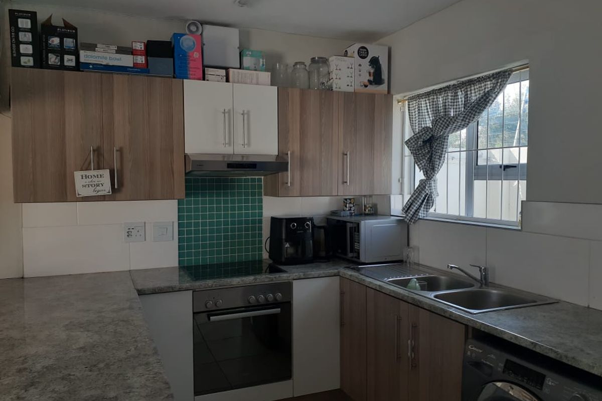 2 bedroom apartment for sale in Parsonsvlei - Photo 2