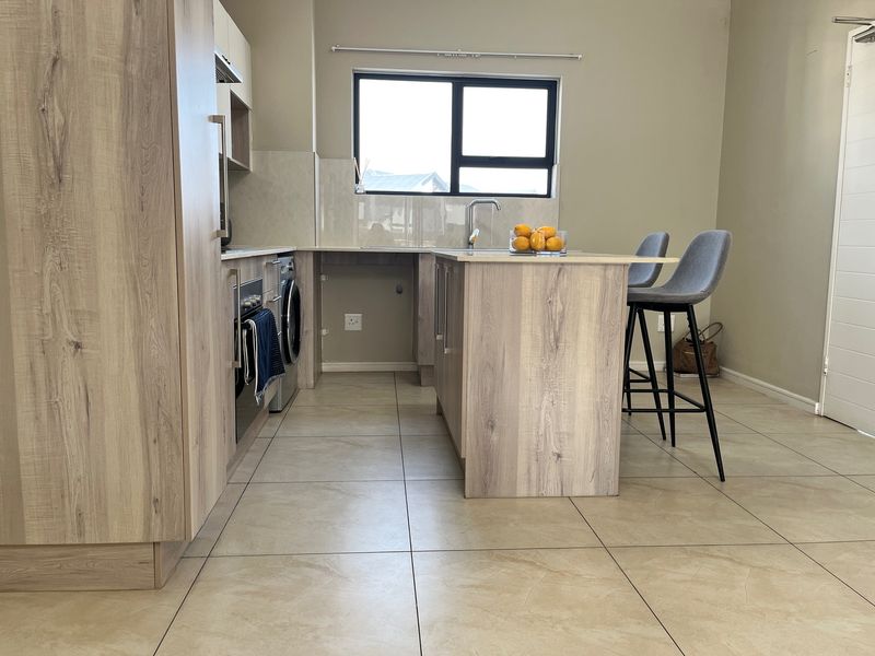 2 Bedroom 2 Bathroom Apartment for Sale – Fourways - Photo 5