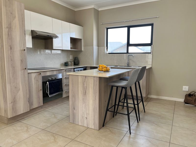 2 Bedroom 2 Bathroom Apartment for Sale – Fourways - Photo 4