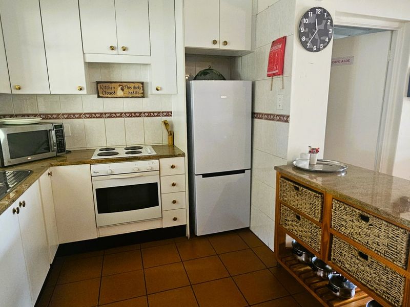 Charming 4-Bedroom Thatch Home and Business opportunity for Sale in Deneysville - Photo 8