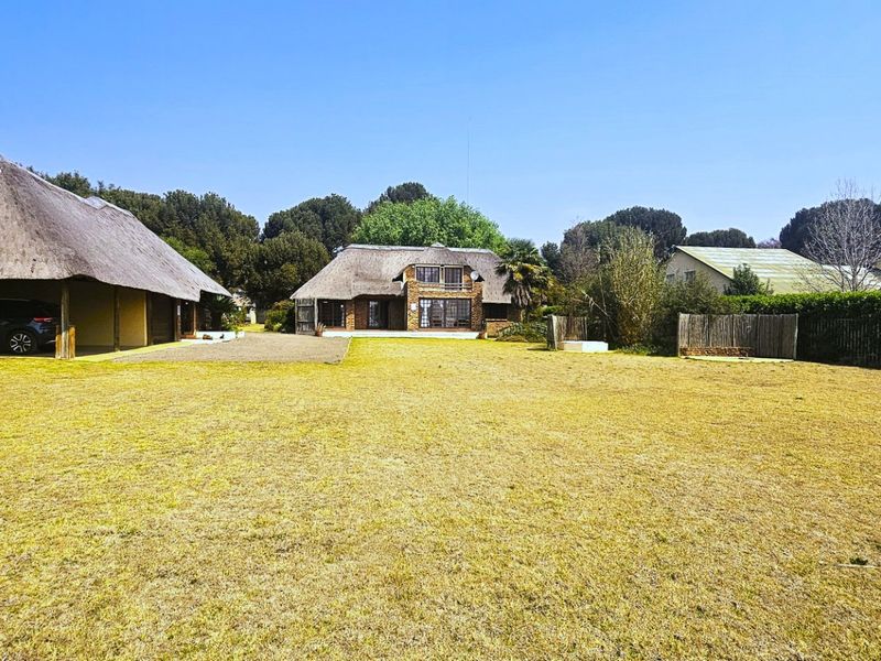 Charming 4-Bedroom Thatch Home and Business opportunity for Sale in Deneysville - Photo 4