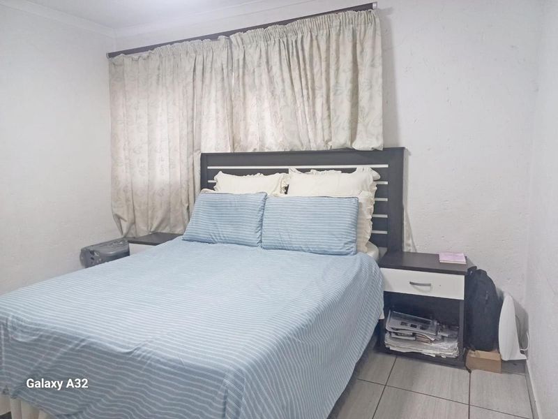 Lovely 2 bedroom 2nd floor townhouse - Photo 10