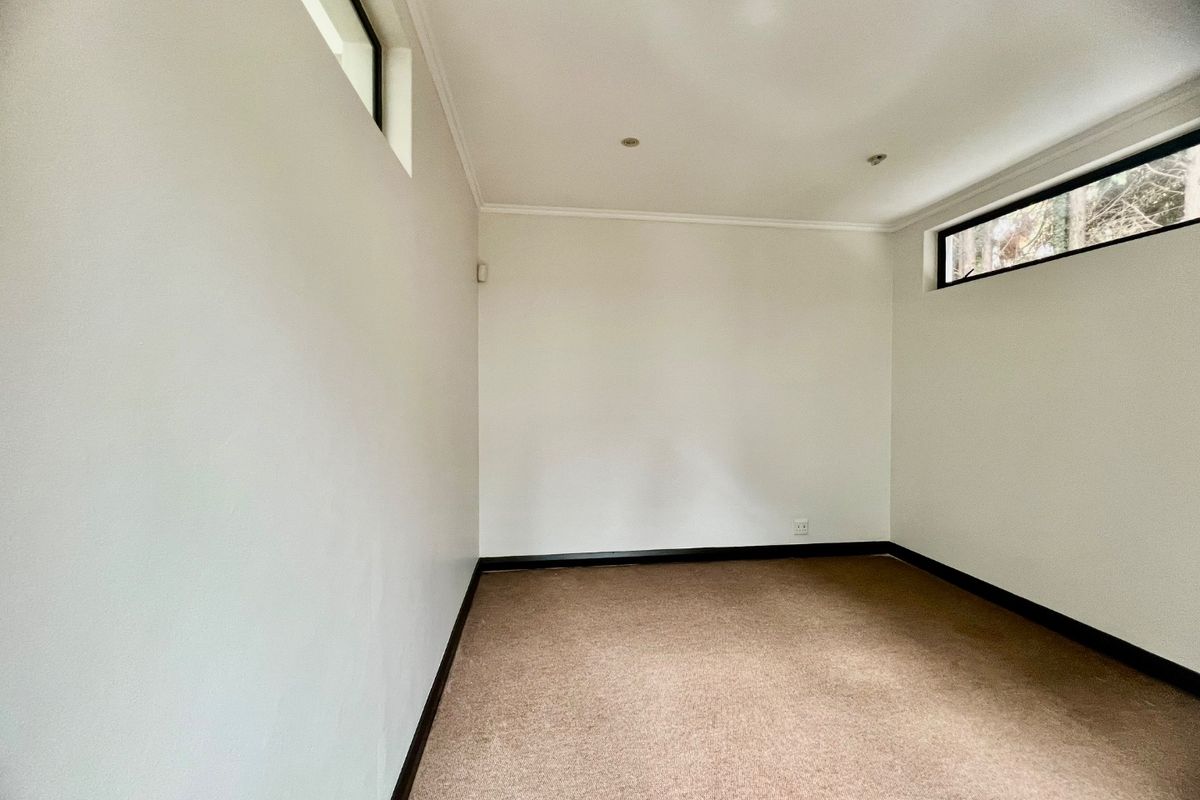 Renovated 4 Bedroom Home in Silverlakes Golf Estate - Photo 5