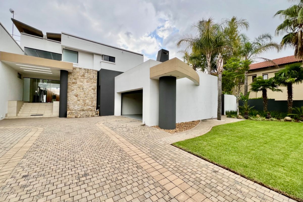 Renovated 4 Bedroom Home in Silverlakes Golf Estate - Photo 2