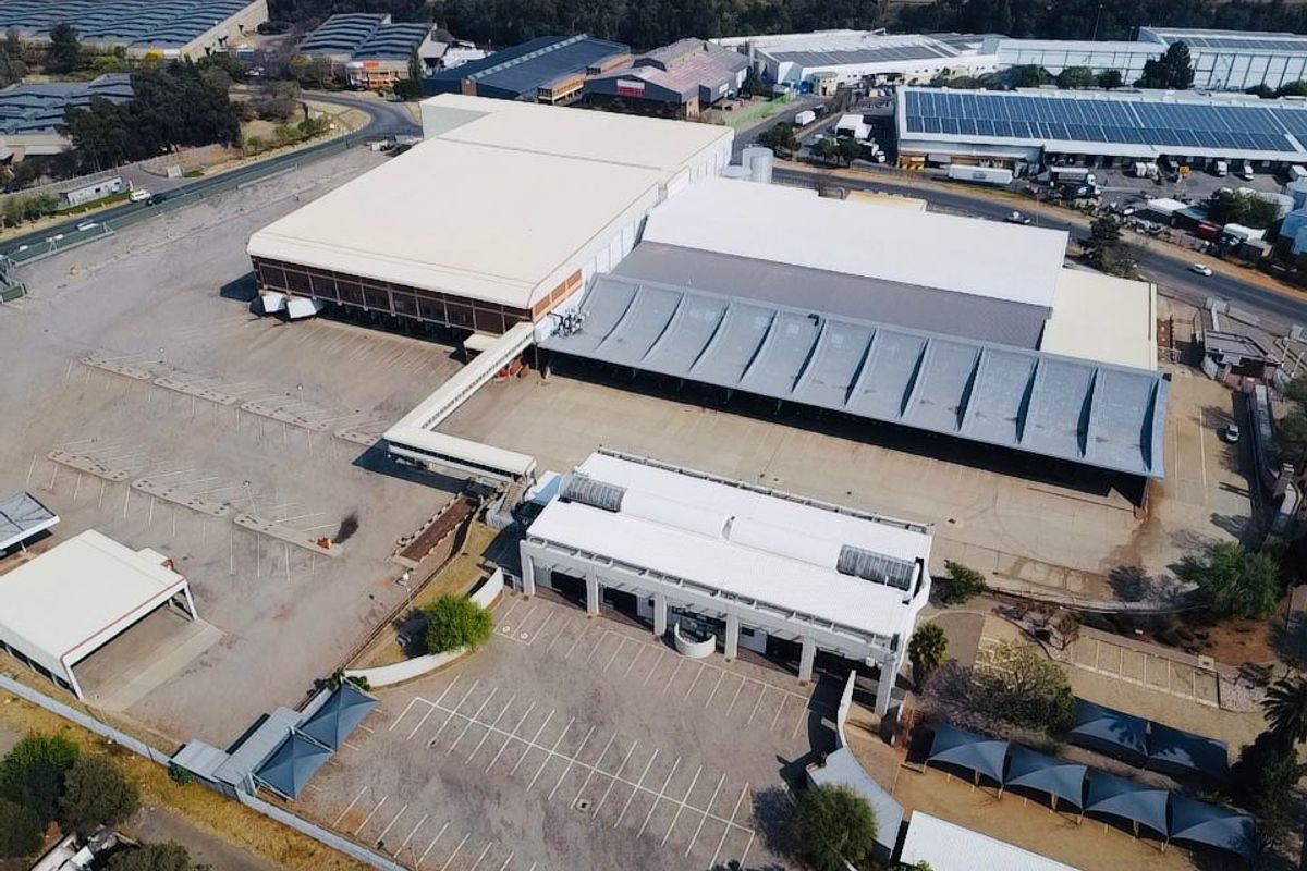 17,155m2 Warehouse For Sale – City Deep - Photo 2