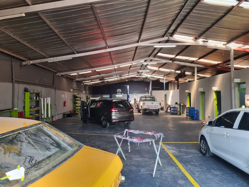 Well Sized and an Excellent Location for your business - Photo 4