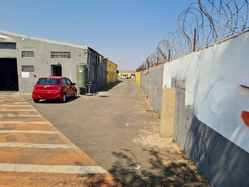 Well Sized and an Excellent Location for your business - Photo 3