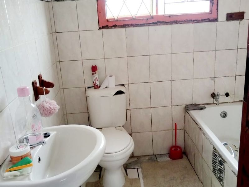 2 Bedroom House for Sale in Mdantsane - Photo 8