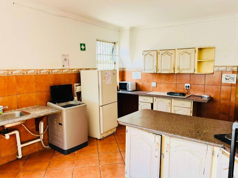 Grab this great and rare investment opportunity in the popular suburb of Melville. - Photo 8