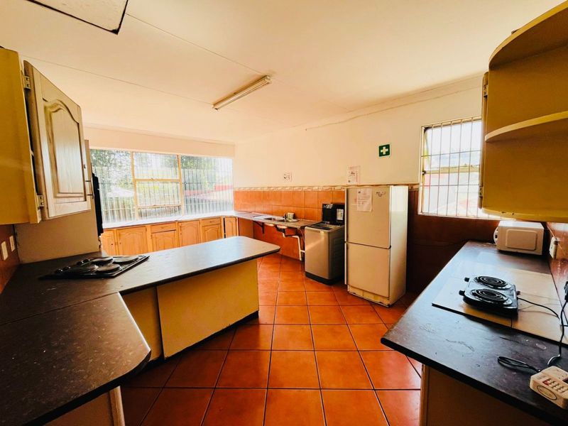 Grab this great and rare investment opportunity in the popular suburb of Melville. - Photo 7