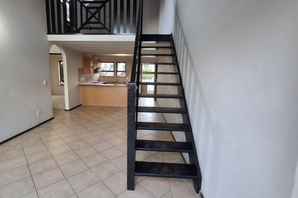 2 BEDROOM PLUS LOFT APARTMENT IN PAULSHOF  - Photo 4