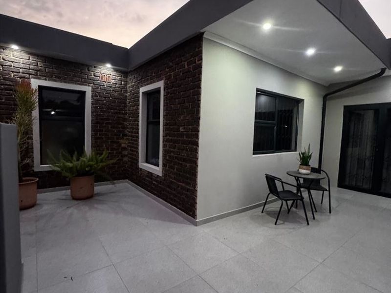 Spacious Family Home with Granny Flat and Pool - Photo 5