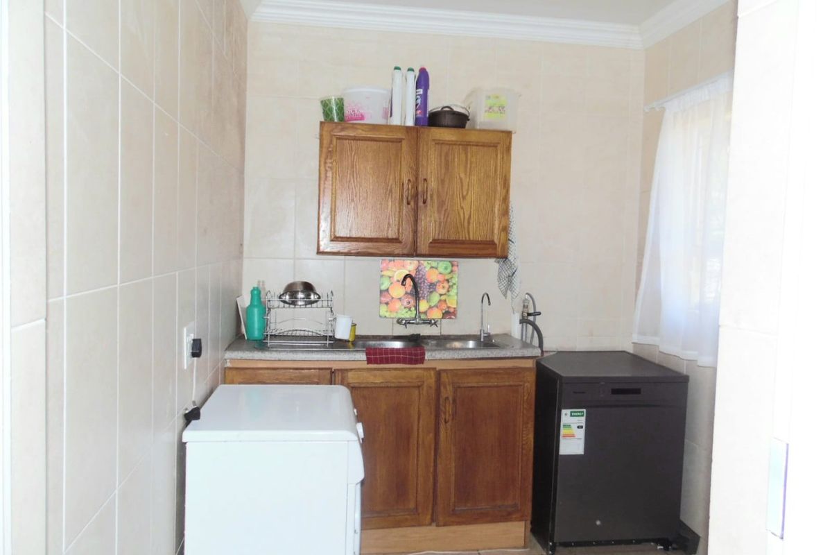 OASIS OF SPACE AND BEAUTY - Photo 5