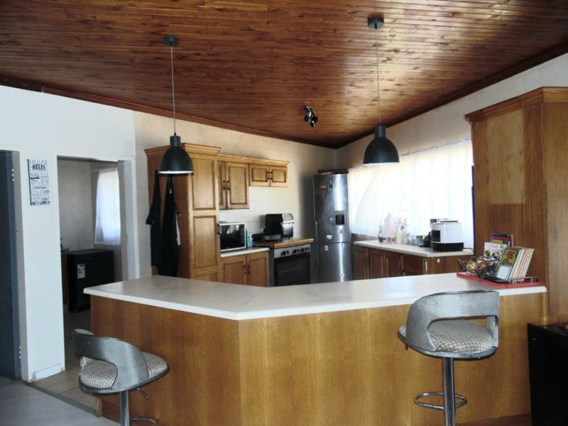 OASIS OF SPACE AND BEAUTY - Photo 8