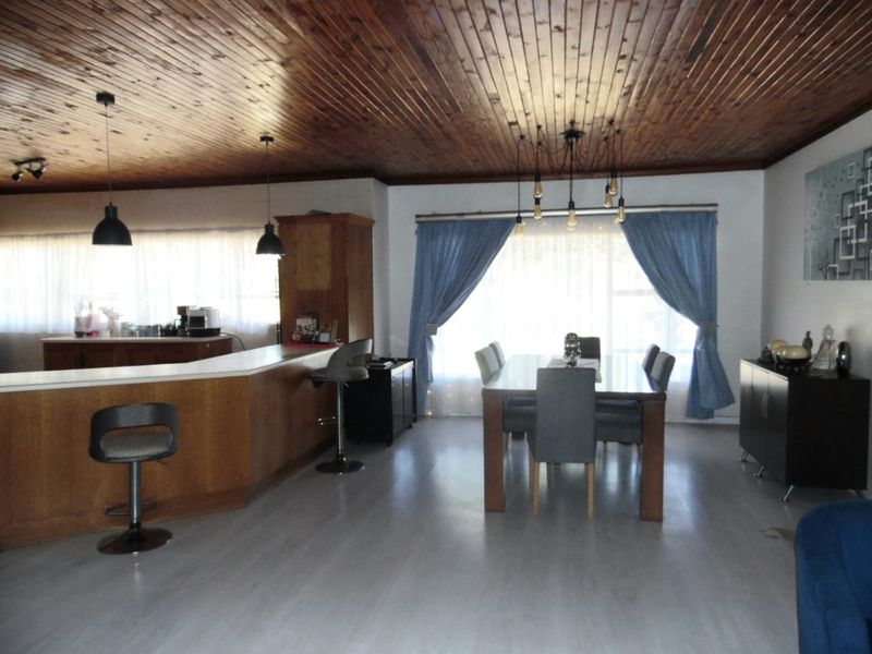 OASIS OF SPACE AND BEAUTY - Photo 6