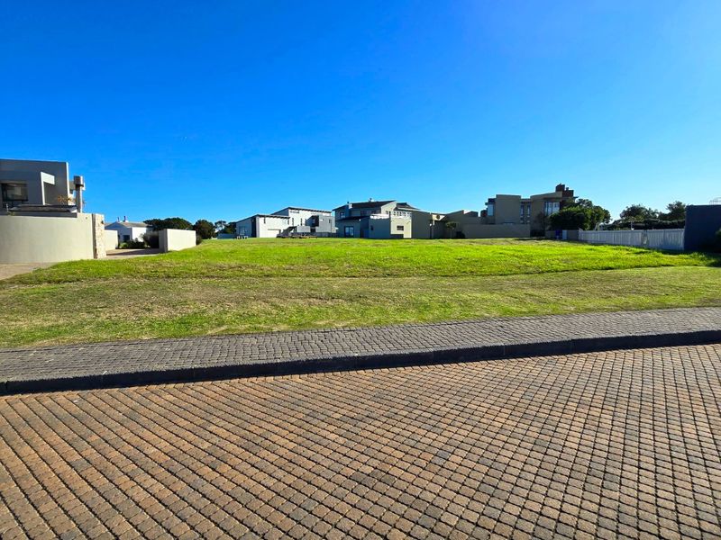 Stunning Oubaai Vacant stand with approved plans and VAT Included - Photo 8