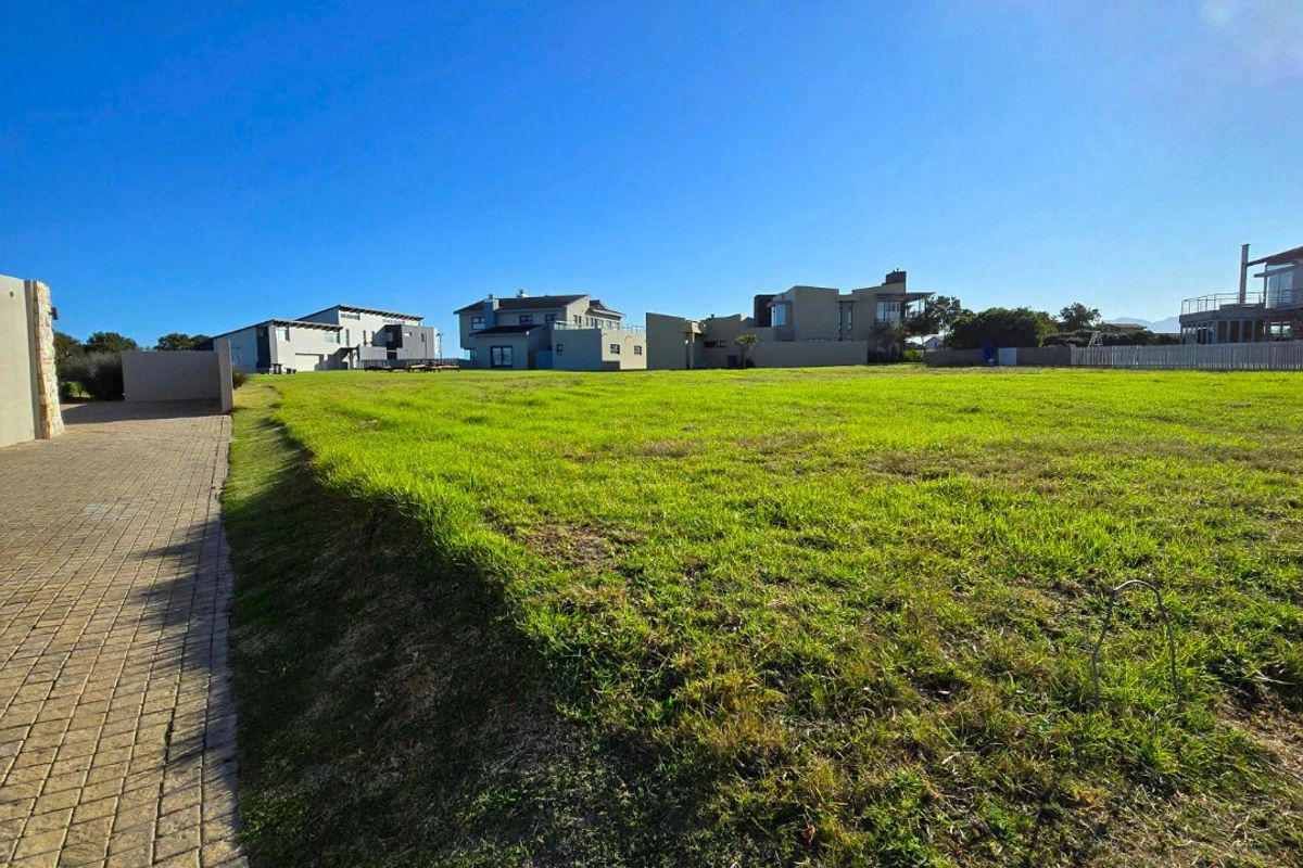Stunning Oubaai Vacant stand with approved plans and VAT Included - Photo 5