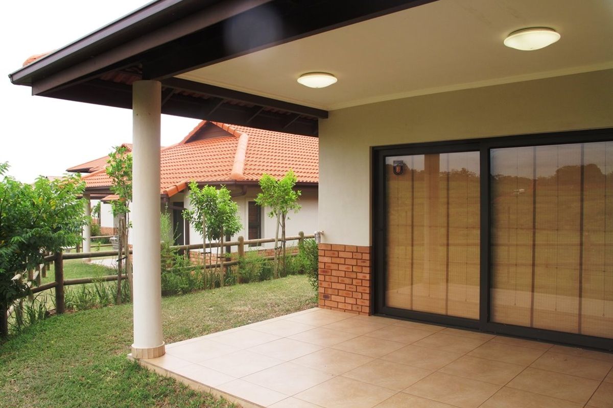 Izinga Ridge - freestanding cluster home in gated community - pet friendly - available 1st of October - Photo 3