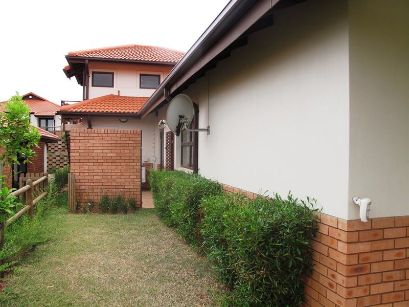 Izinga Ridge - freestanding cluster home in gated community - pet friendly - available 1st of October - Photo 4