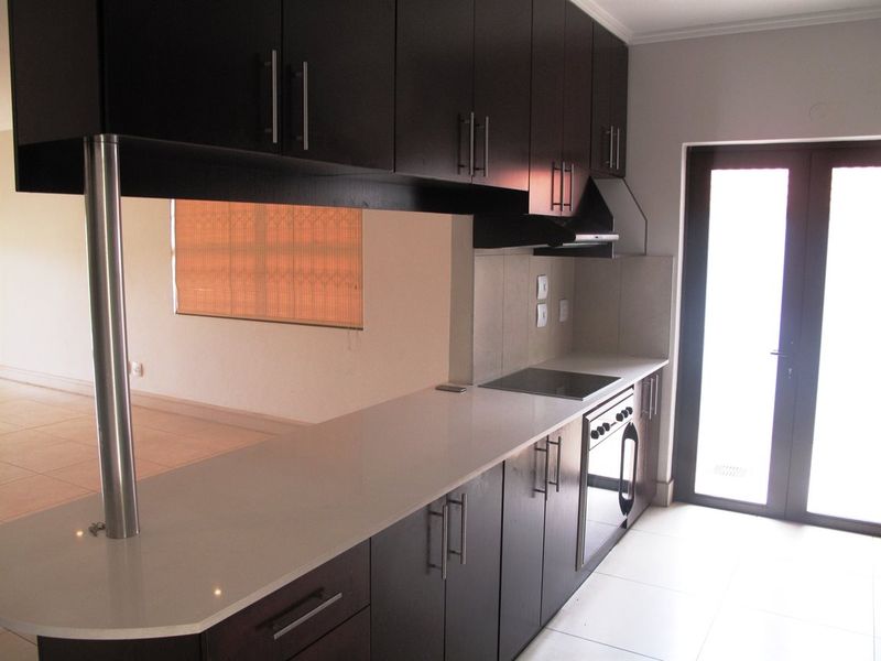 Izinga Ridge - freestanding cluster home in gated community - pet friendly - available 1st of October - Photo 7