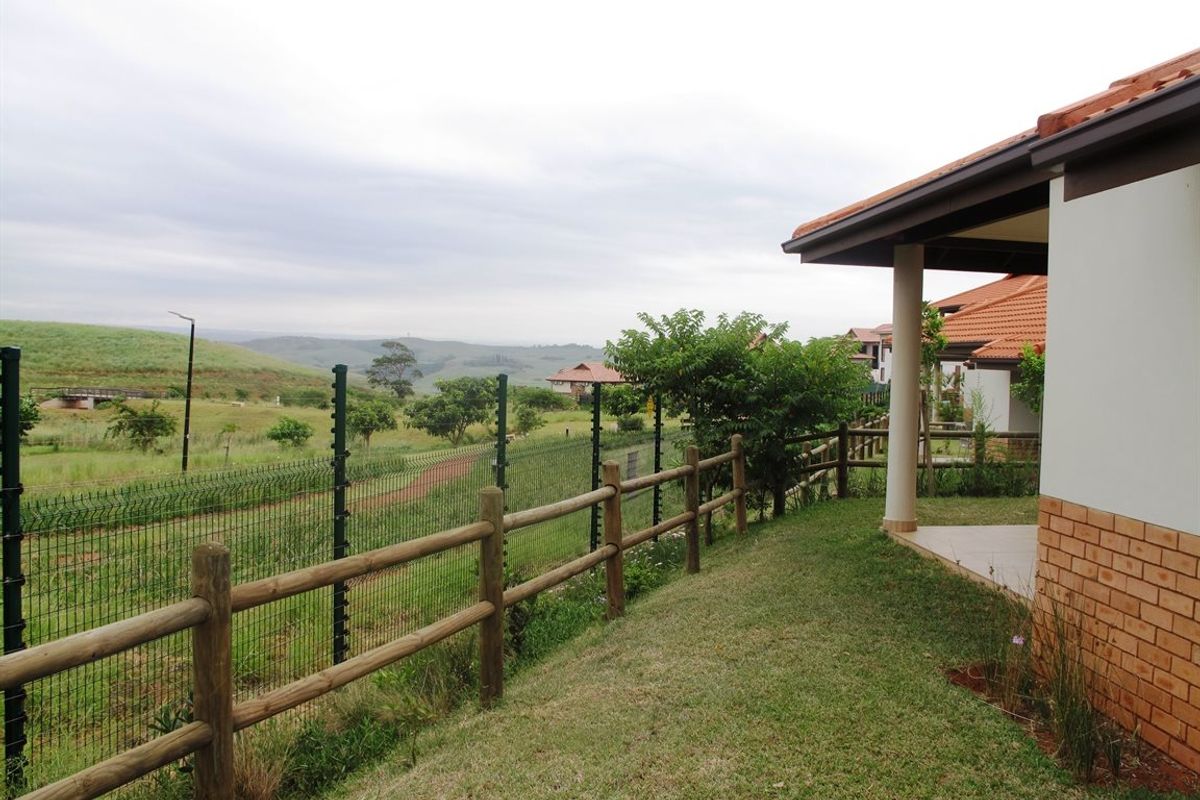 Izinga Ridge - freestanding cluster home in gated community - pet friendly - available 1st of October - Photo 2
