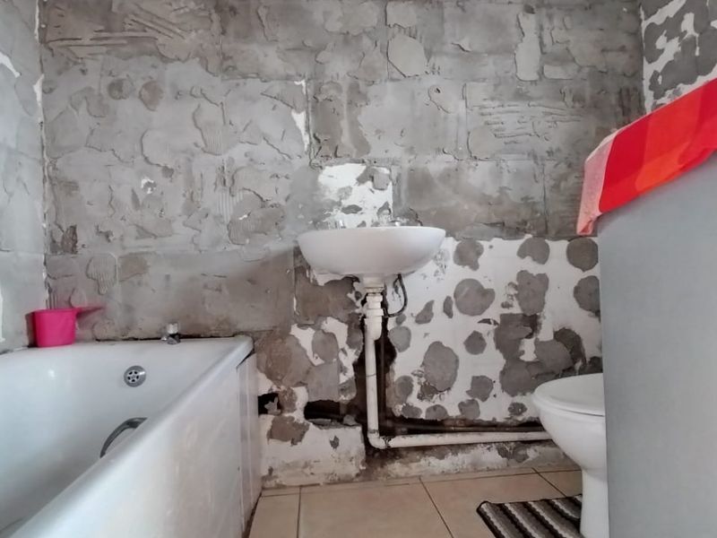 Two bedroom family home for sale in Pelican Park - Photo 3