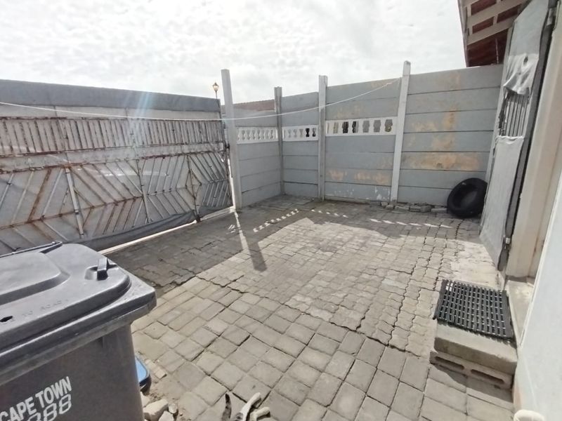 Two bedroom family home for sale in Pelican Park - Photo 2