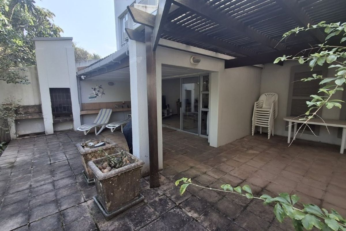 Charming Townhouse With Private Garden and Direct Beach Access...... - Photo 5