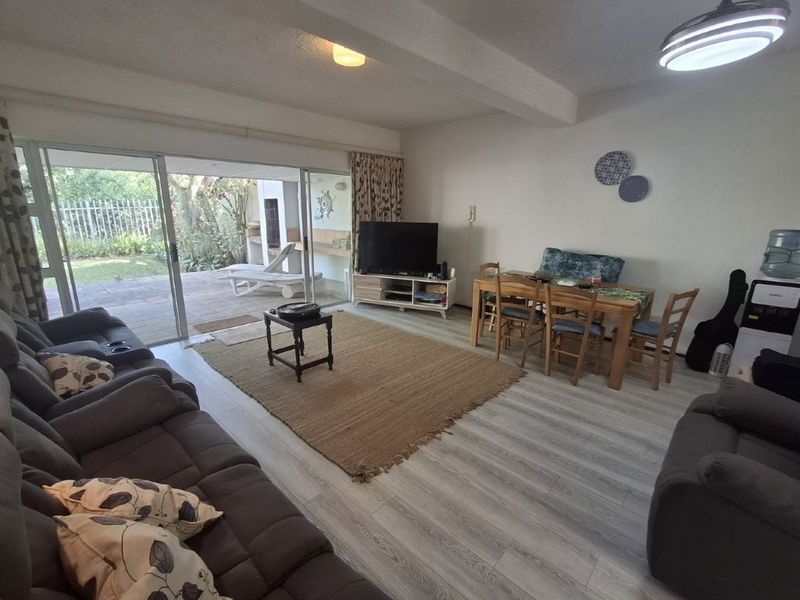 Charming Townhouse With Private Garden and Direct Beach Access...... - Photo 10