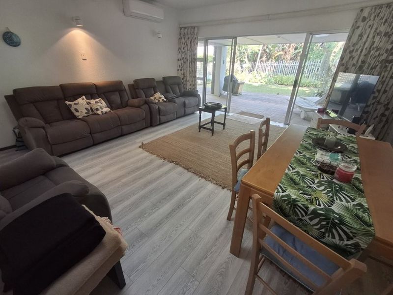 Charming Townhouse With Private Garden and Direct Beach Access...... - Photo 9