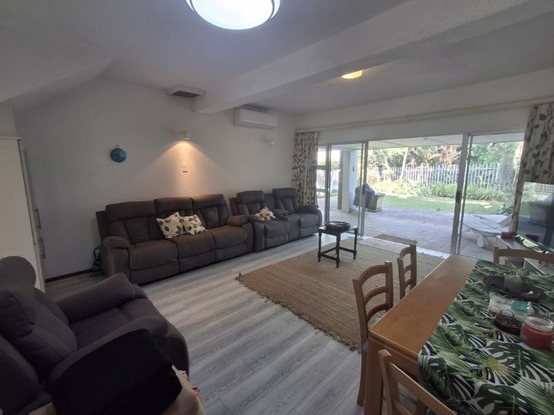 Charming Townhouse With Private Garden and Direct Beach Access...... - Photo 8