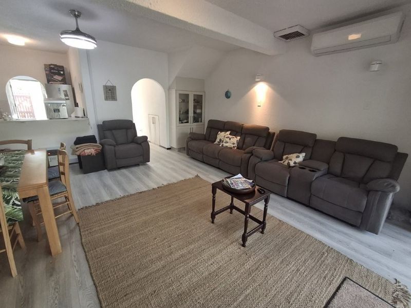 Charming Townhouse With Private Garden and Direct Beach Access...... - Photo 7