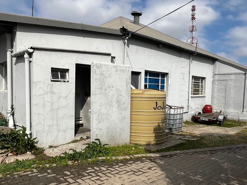 PRIME COMMERCIAL OPPORTUNITY IN HIGH-VISIBILITY LOCATION - Photo 9