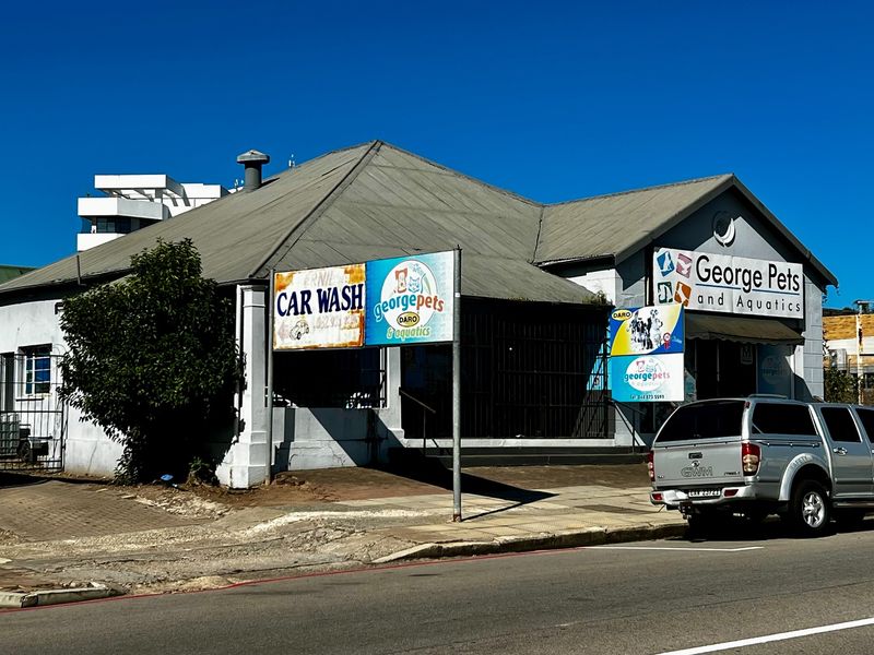 PRIME COMMERCIAL OPPORTUNITY IN HIGH-VISIBILITY LOCATION - Photo 3