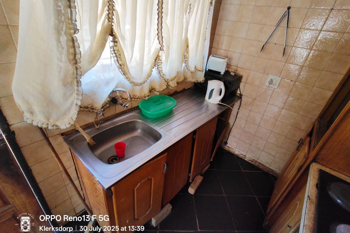 Fixer upper - Photo 5