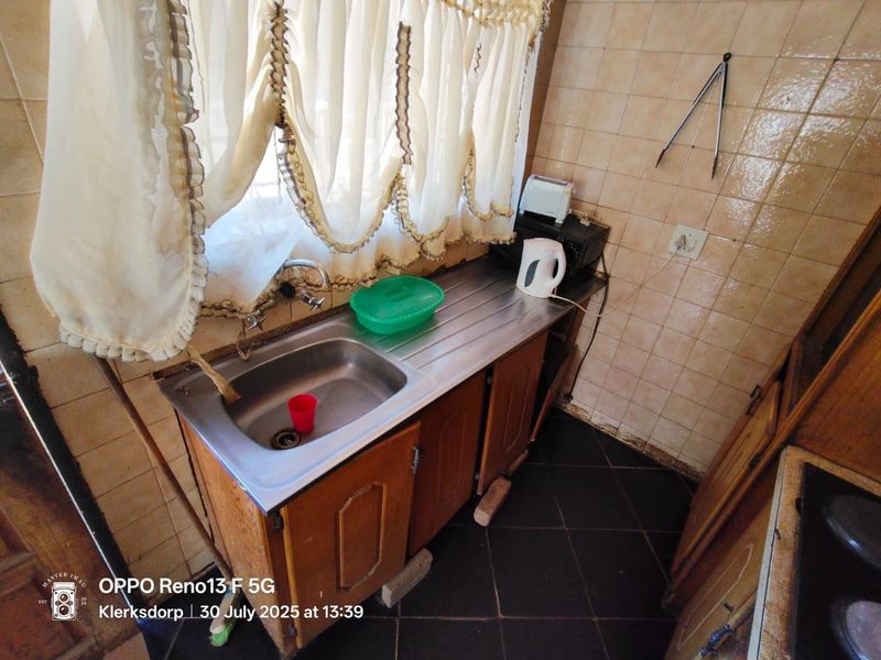 Fixer upper - Photo 5