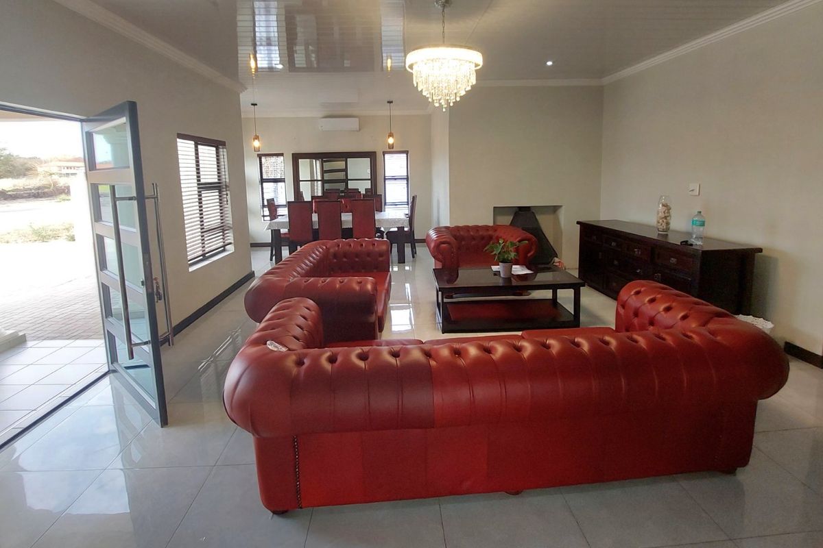 Modern Elegance in Brits  A Must-See Property  - Photo 2