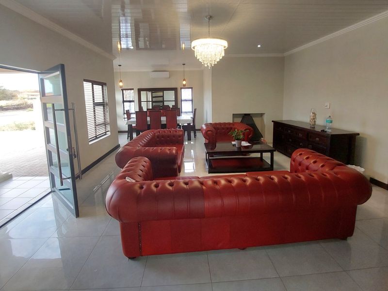 Modern Elegance in Brits  A Must-See Property  - Photo 2