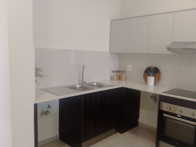 2 Bedroom Apartment for Sale in Greenstone Place - Photo 5