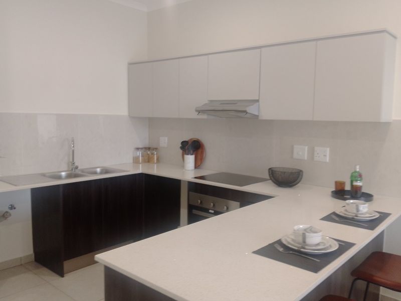 2 Bedroom Apartment for Sale in Greenstone Place - Photo 4