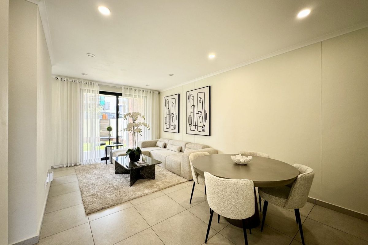 3 Bedroom Duplex Apartment for Sale in Greenstone  - Photo 3