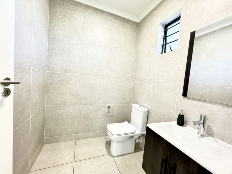 3 Bedroom Duplex Apartment for Sale in Greenstone  - Photo 9