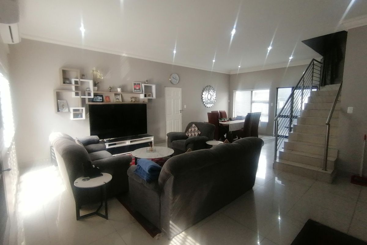 Stylish & Secure – Ready for You to Move In - Photo 5