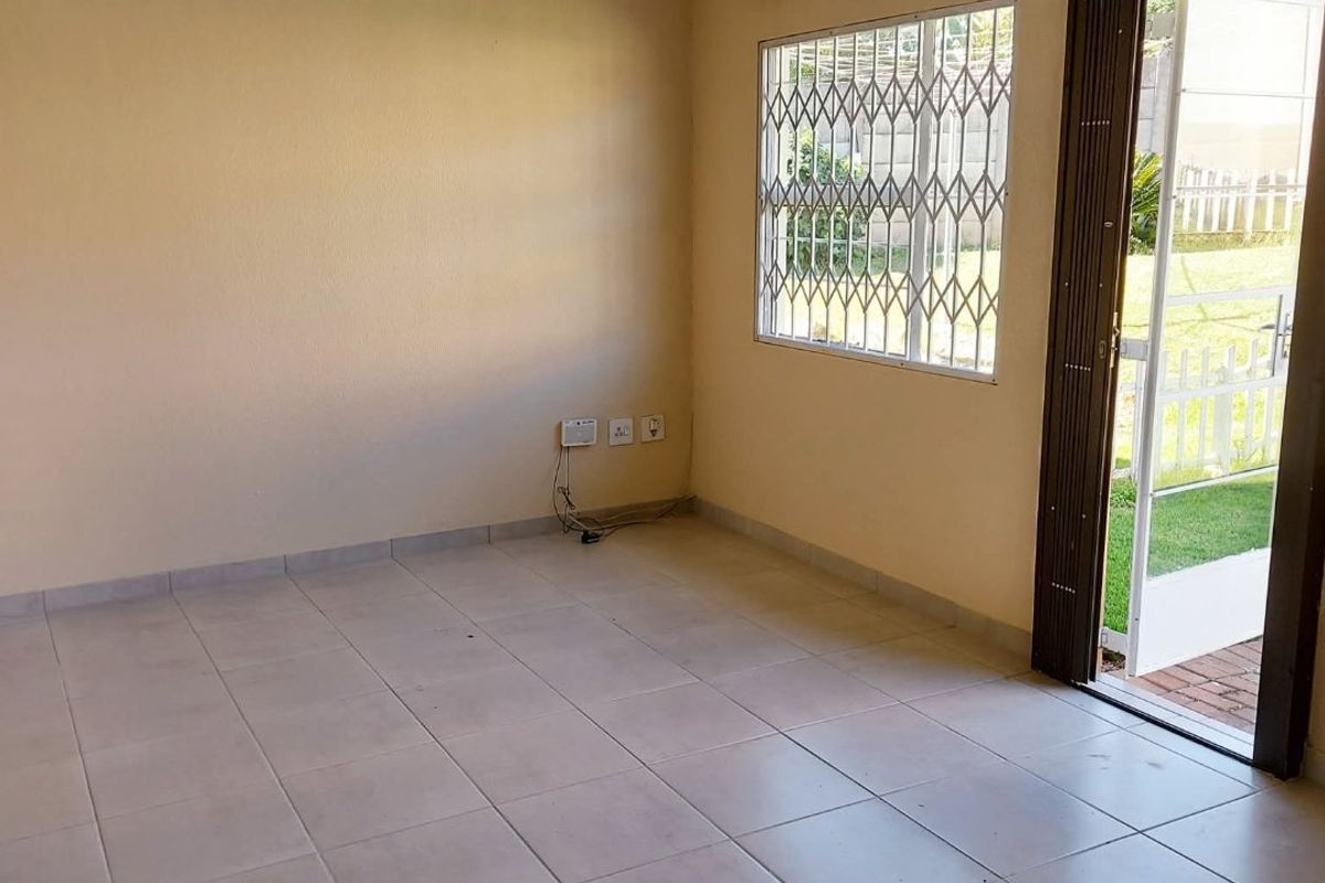 Modern Ground Floor 2-Bedroom with Private Garden - Photo 4