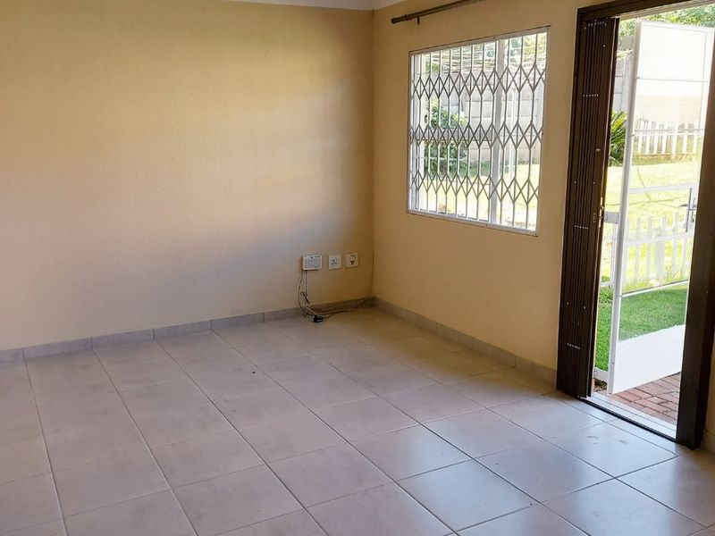 Modern Ground Floor 2-Bedroom with Private Garden - Photo 4