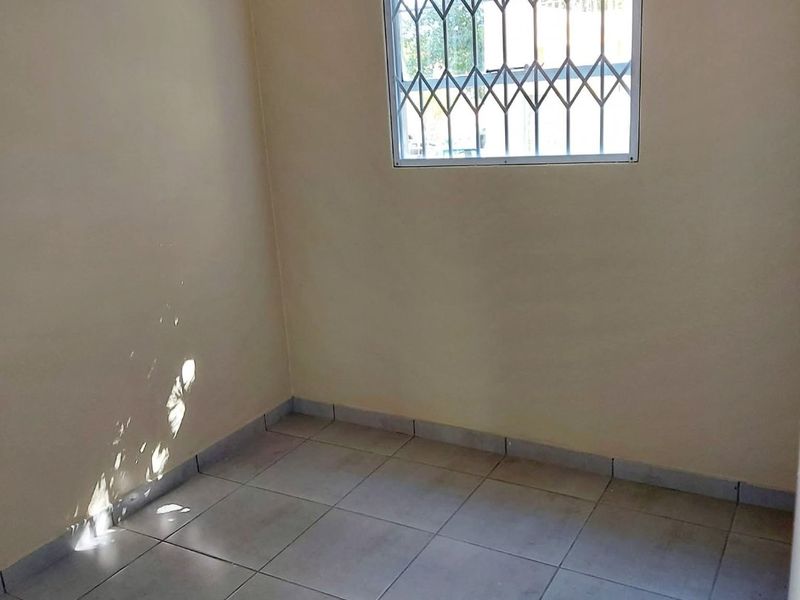 Modern Ground Floor 2-Bedroom with Private Garden - Photo 6